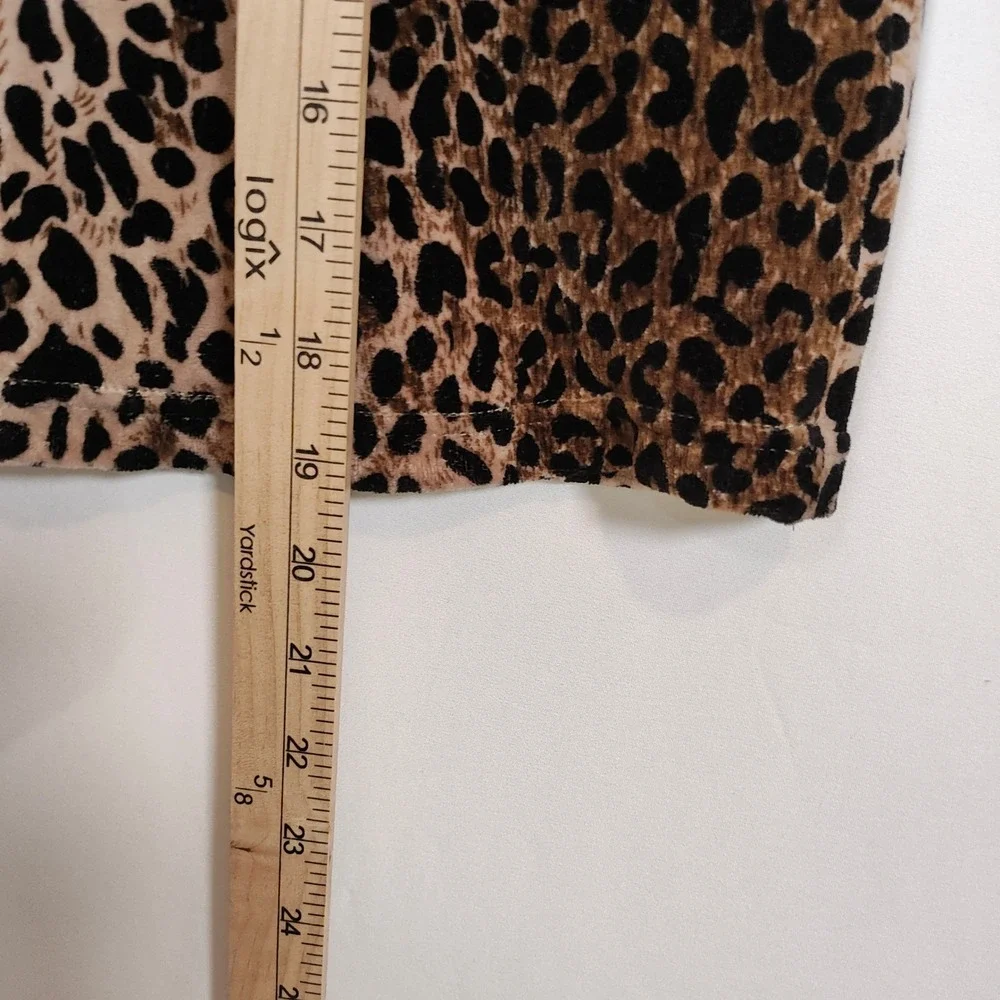 Vittadini Sport Skirt Women's Medium Runs Small Leopard Print Stretch